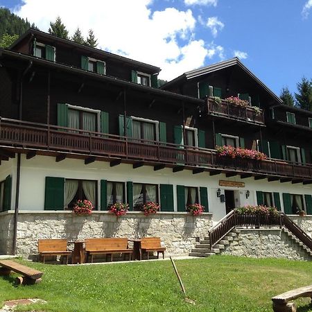 Casa Alpina Don Guanella Bed & Breakfast มากุญญากา ภายนอก รูปภาพ