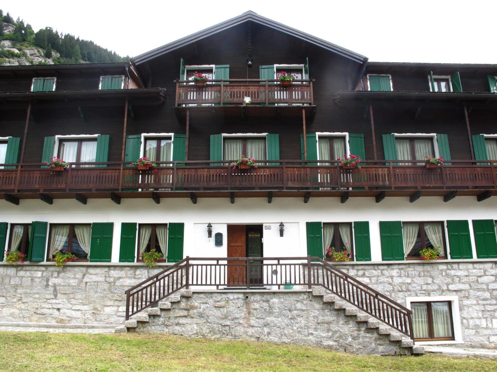 Casa Alpina Don Guanella Bed & Breakfast มากุญญากา ภายนอก รูปภาพ