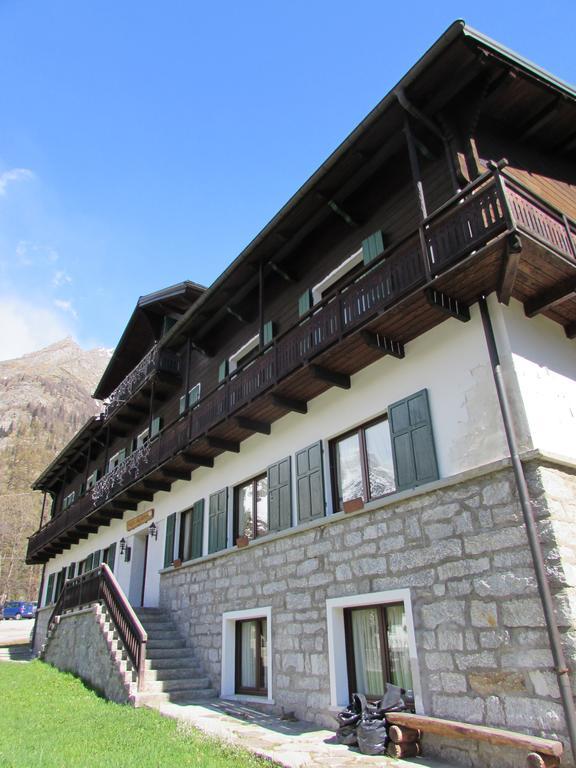 Casa Alpina Don Guanella Bed & Breakfast มากุญญากา ภายนอก รูปภาพ